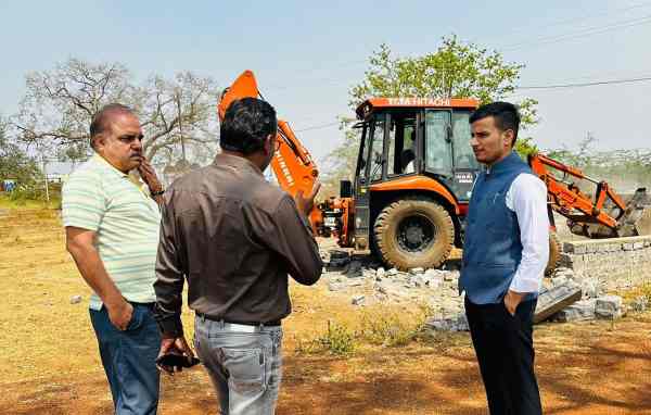 दुर्ग के बोरसी, हनोदा रोड, मीनाक्षी नगर में अवैध प्लाटिंग, बिल्डरों की झांसेबाजी से बचें, इधर-21 स्वामी आत्मानंद स्कूल में अंग्रेजी-हिंदी शिक्षकों की वैकेंसी, करें आवेदन