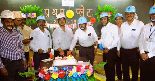 गगनयान और INS विक्रांत को स्पेशल स्टील देने वाले BSP प्लेट मिल ने मनाया 40वां बर्थडे, कटा केक