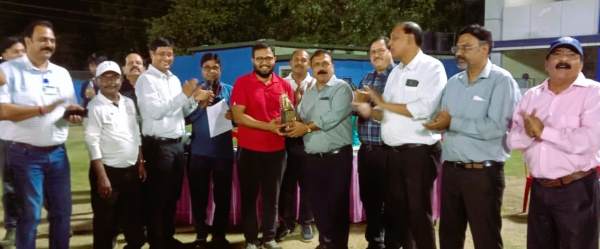 डायरेक्टर इंचार्ज ट्राफी क्रिकेट प्रतियोगिता: पहले सेमी फाइनल मैच में IIMM ने CSVTU को 9 रनों से हराया