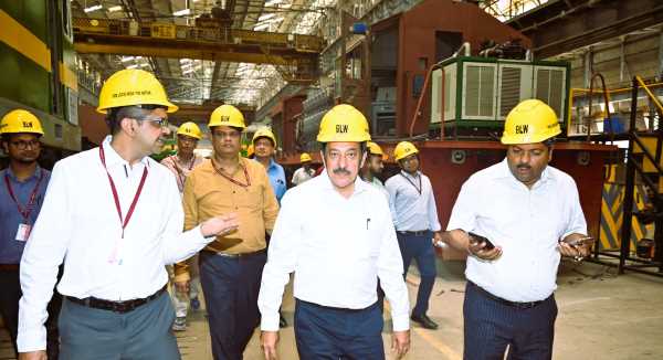 Railway News: RDSO और भारतीय रेल विद्युत इंजीनियरिंग संस्थान के महानिदेश पहुंचे बनारस रेल इंजन कारखाना, होने वाला है कुछ बड़ा