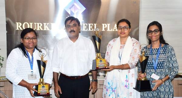 Rourkela Steel Plant के कार्मिकों की टीम ने जीते निदेशक प्रभारी ट्रॉफी, हजारों में मिला इनाम