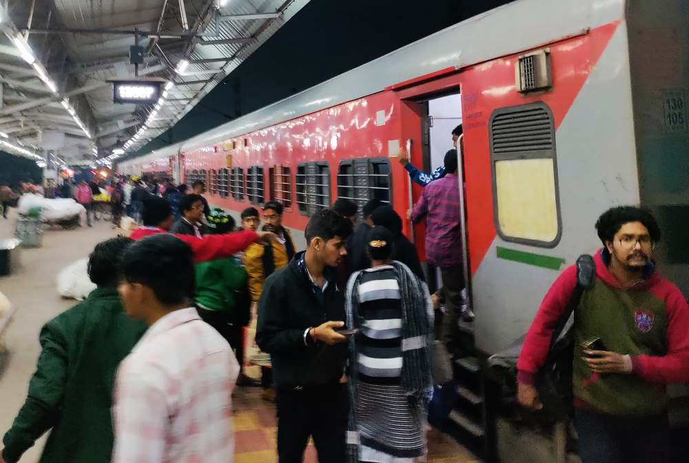 Indian Railway सास-बहू को नहीं मानता परिवार का हिस्सा, Bhilai के पैसेंजर ने राष्ट्रपति तक पहुंचाया मामला