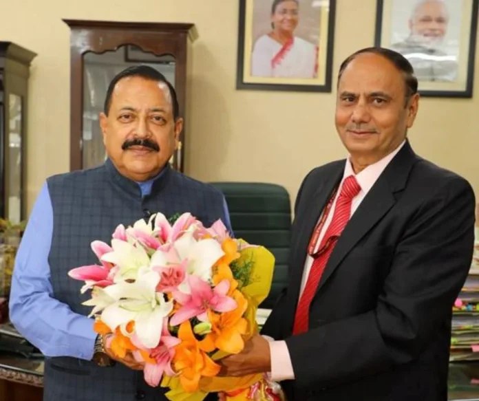 Chief Information Commissioner's special talk to the Minister of State for Pension, read details Chief Information Commissioner's special talk to the Minister of State for Pension, read details