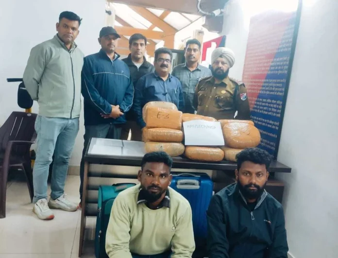 46 kg ganja seized in Puri-Ahmedabad Express, goods worth Rs 9 lakh seized 46 kg ganja seized in Puri-Ahmedabad Express, goods worth Rs 9 lakh seized