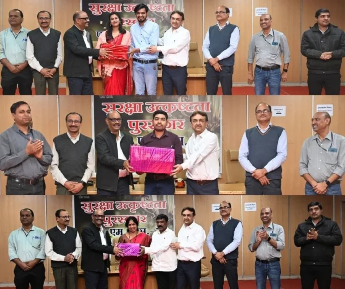 BSP Steel Melting Shop-3 Employees received Safety Excellence Award in the presence of family BSP Steel Melting Shop 3: Employees received Safety Excellence Award in the presence of family