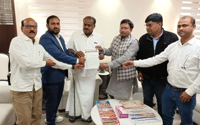 Scheduled Caste, Scheduled Tribe employees-officials of SAIL met Steel Minister HD Kumar Swamy Scheduled Caste, Scheduled Tribe employees-officials of SAIL met Steel Minister HD Kumar Swamy