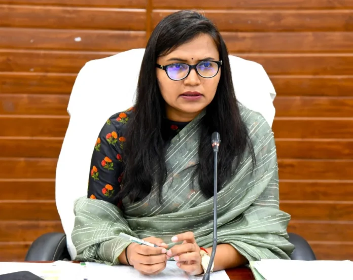 Service of employees who run away from office will be terminated, pension beneficiaries should be verified Service of employees who run away from office will be terminated, pension beneficiaries should be verified