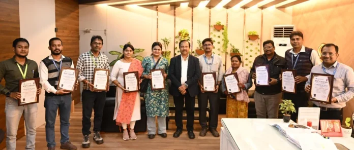 SAIL Rourkela Steel Plant Employees receive My RSP-My Identity Award SAIL Rourkela Steel Plant: Employees receive My RSP-My Identity Award
