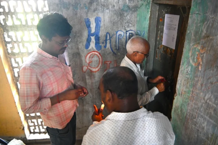 Campaign against encroachers started in Bokaro Steel Plant, 13 houses freed from encroachment Campaign against encroachers started in Bokaro Steel Plant, 13 houses freed from encroachment