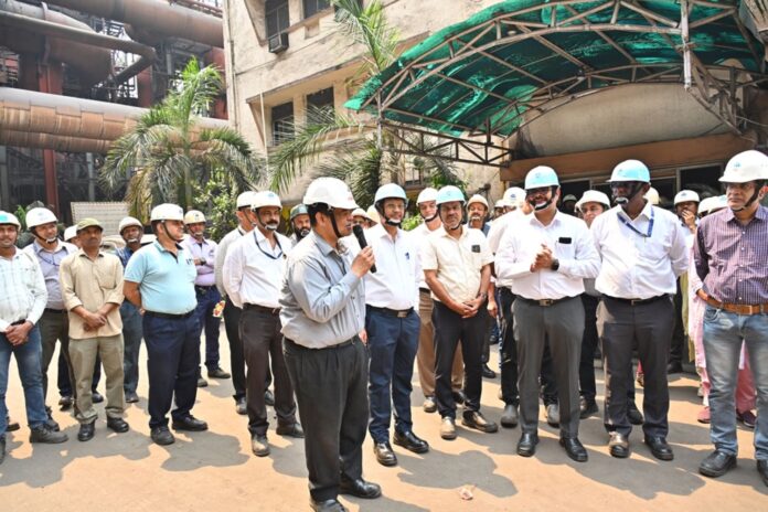 As soon as the New Financial Year started Bhilai Steel Plants DIC and ED came into the field and gave this mantra As soon as the New Financial Year started, Bhilai Steel Plants DIC and ED came into the field and gave this mantra