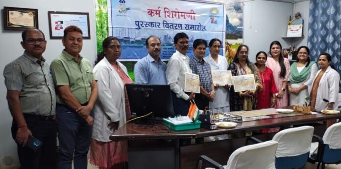 BSP gave Karma Shiromani Award to the employees of Sector 9 Hospital BSP gave Karma Shiromani Award to the employees of Sector 9 Hospital