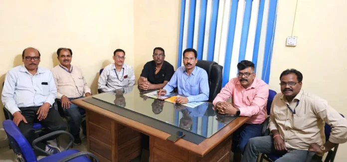 BSP management made a mistake by closing the Subject to Vacation Scheme INTUC said Build a shed for two-wheeler drivers at Boria Gate BSP management made a mistake by closing the Subject to Vacation Scheme INTUC said Build a shed for two-wheeler drivers at Boria Gate
