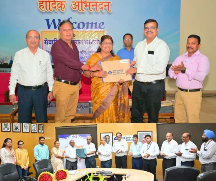 21 officers and 103 employees retired along with CGM of Bhilai Steel Plant 21 officers and 103 employees retired along with CGM of Bhilai Steel Plant