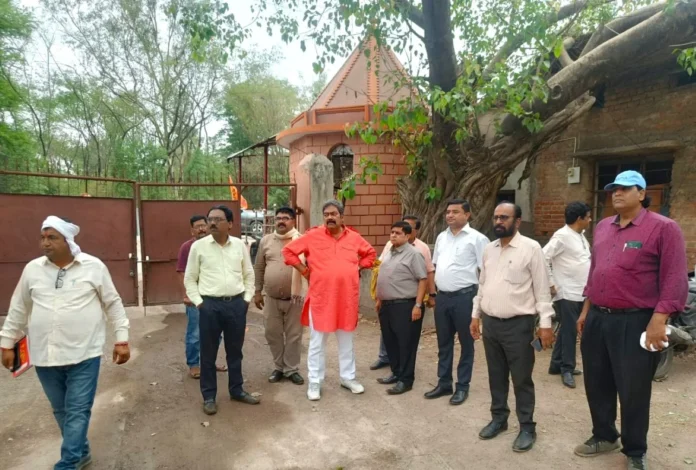 Mayor Neeraj Pal arrived to solve the problems of Bhilai industrial area Mayor Neeraj Pal arrived to solve the problems of Bhilai industrial area