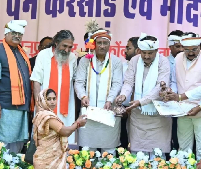 CG News Chief Minister Vishnudev Sai attended Budhalpen Karsaad and Mandri Festival in Kanker CG News: Chief Minister Vishnudev Sai attended Budhalpen Karsaad and Mandri Festival in Kanker